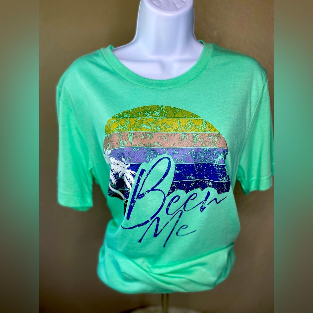 Beer Me Palms NWT Tshirt size Medium unisex
